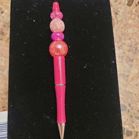 Unique Valentine's Day themed pen with black ink and a replacement cartridge - Picture 6 of 8